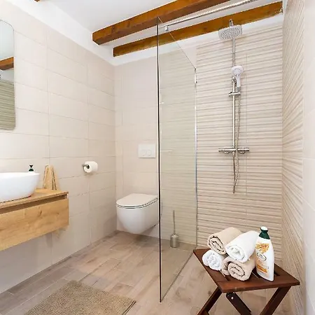 Villa House Almar *